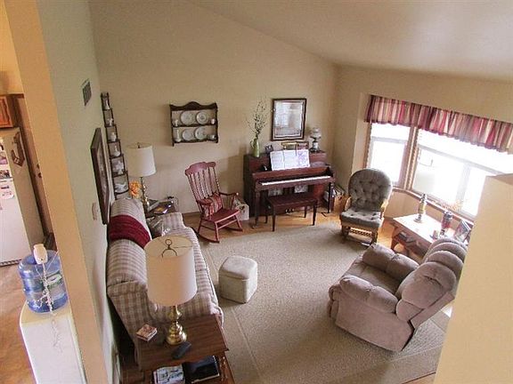 5th image of 364 Radcliff Dr