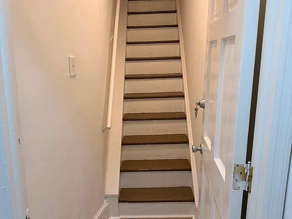 3rd image of 1431 Wolf St Floor 2