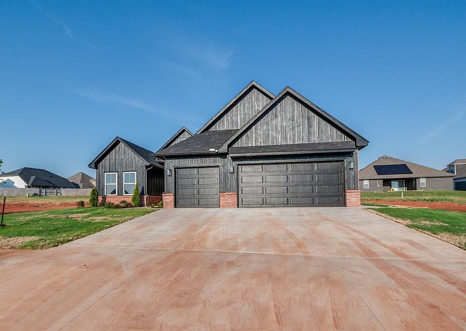 1st image of 14213 Village Trl