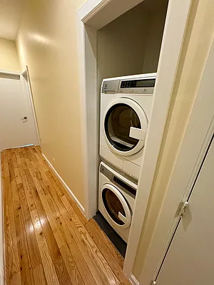 Rented by Max Apt LLC | media 17