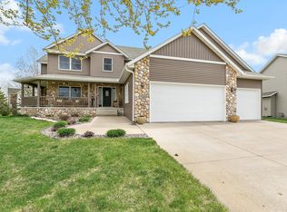 700 Falcon Ct, Sartell, MN 56377