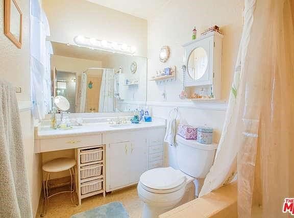 5th image of 6547 W 84th Pl
