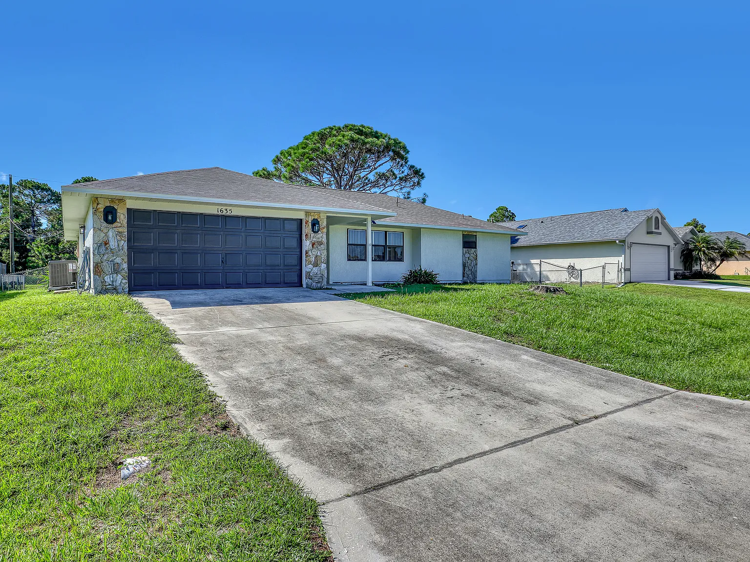 3 bed, 1832 sqft, $2,100 — Photo 1