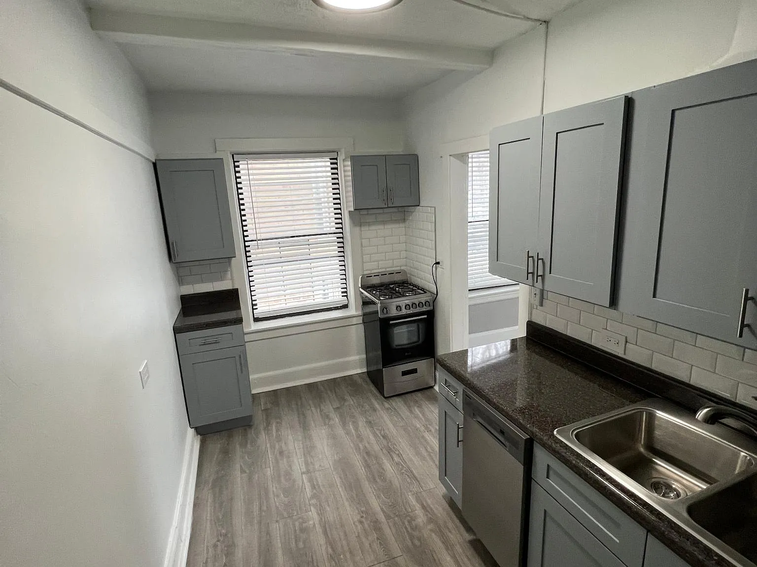 Studio, 450 sqft, $1,645 — Photo 3