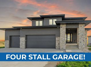 1517 W Autumn Cir, Brandon, SD 57005