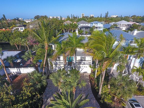 4th image of 5424 Avenida Del Mare