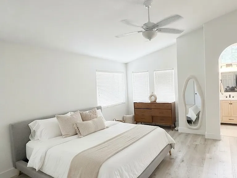 1646 Calle Las Casas — Photo 10