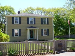 25 Prospect St, Rockport, MA 01966