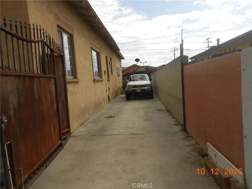 2 bed, 650 sqft, $2,450 — Photo 2