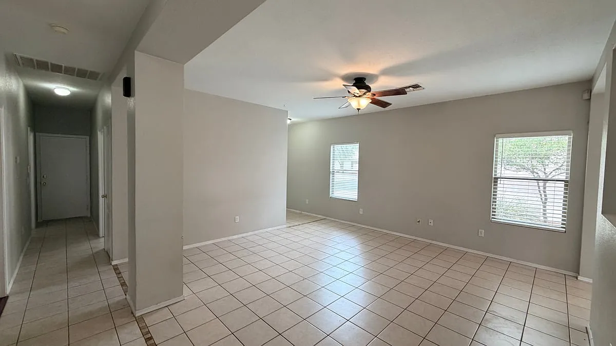 689 East Springfield Place — Photo 4