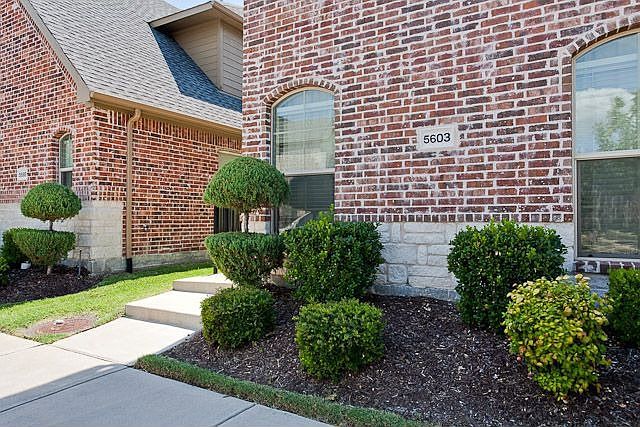 1st image of 5603 Cecina Dr