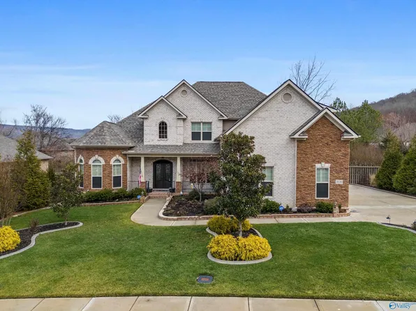 2039 Meadow Creek Cir SE, Owens Cross Roads, AL 35763