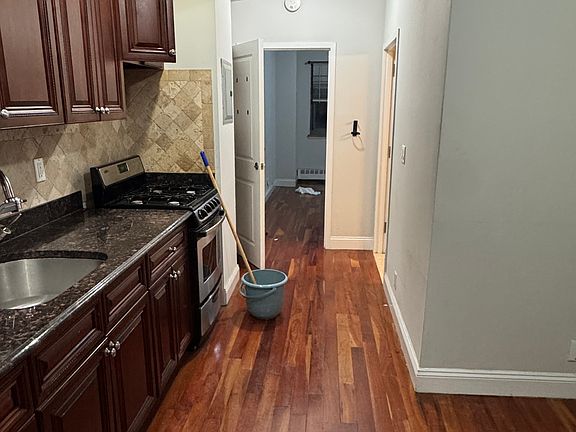 3rd image of 2205 3rd Ave APT 4C