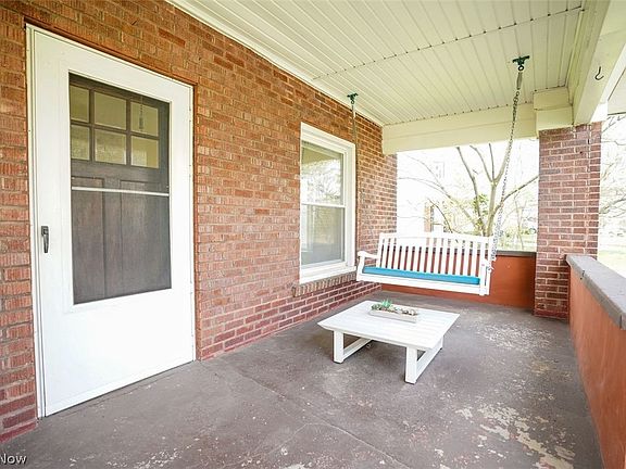 2nd image of 3390 Charles St