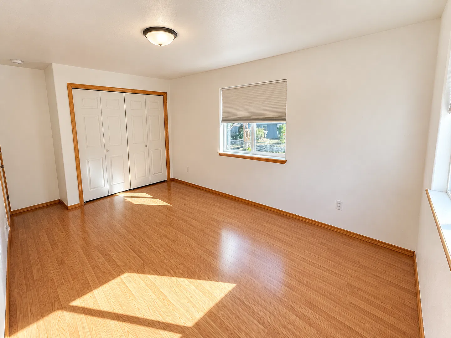 Gorgeous Modern Living In Ne Bend — Photo 2