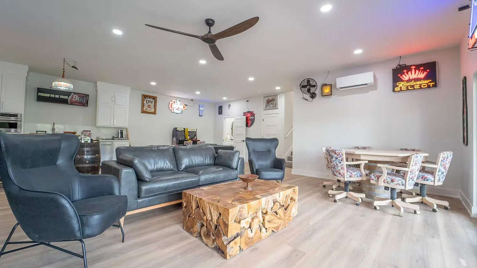 5 bed, 4.0 bath, 3476 sqft, $11,223 — Photo 1