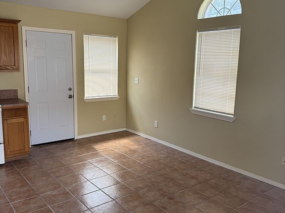 3rd image of 2711 Presidio Dr APT 1
