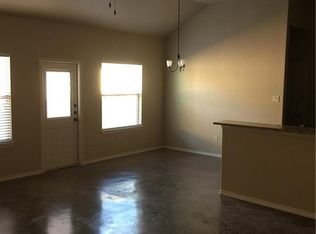 718 Saengerhalle Rd, New Braunfels, TX 78130