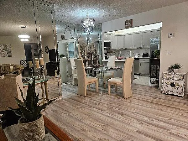 2 bed, 2.0 bath, 937 sqft, $2,000 — Photo 4