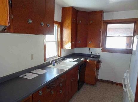 5th image of 1015 Gorman Ave