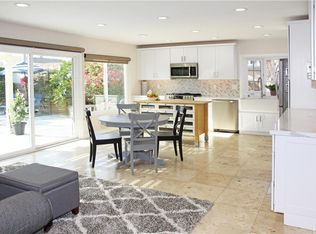 17961 Hallcroft Ln, Huntington Beach, CA 92647