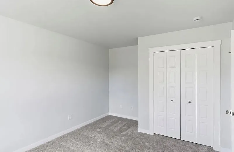 5 bed, 2636 sqft, $3,250 — Photo 2