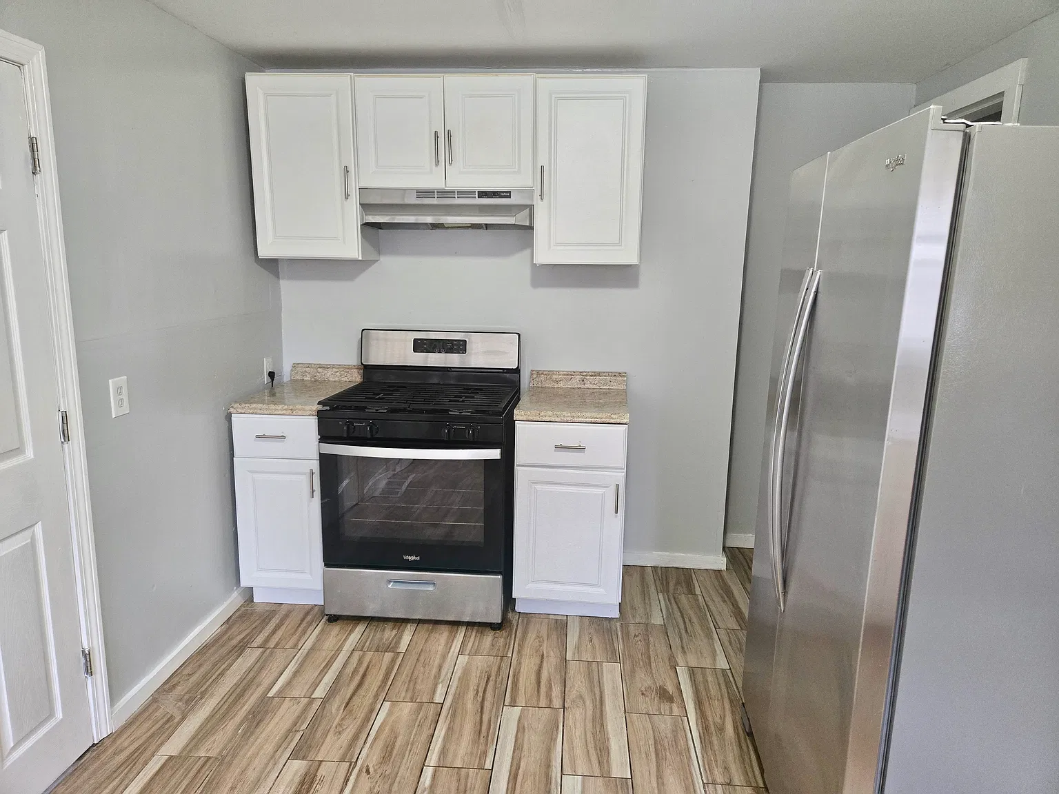 5 bed, 2100 sqft, $2,900 — Photo 4