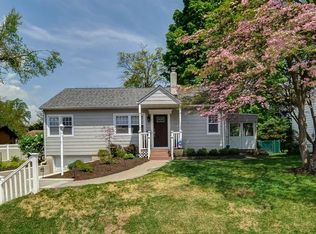 18 Valley Brook Dr, Middlesex, NJ 08846