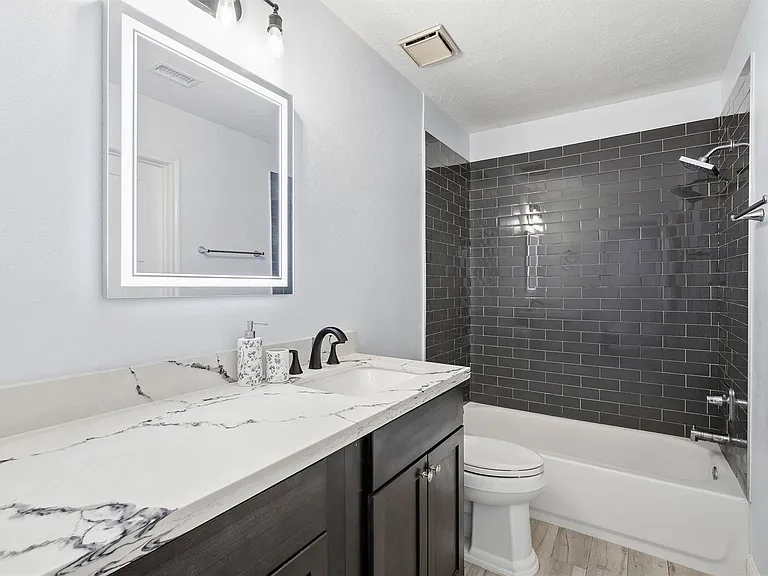 7815 Royan Dr — Photo 13