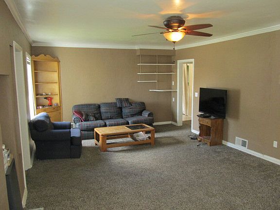 5th image of 990 Jefferson Ave