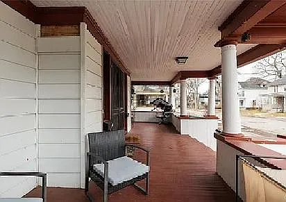 1136 Boyd St — Photo 3