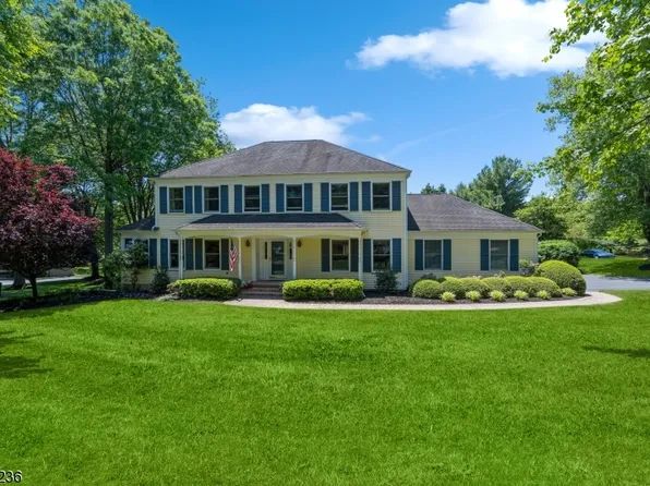 39 Pheasant Run Dr, Montgomery Twp., NJ 08558