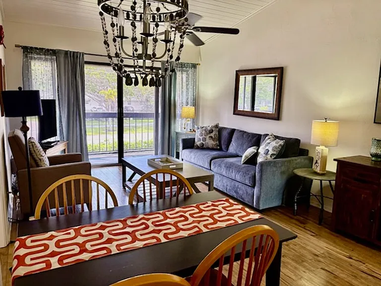 20 Greenbrier St #208 — Photo 4