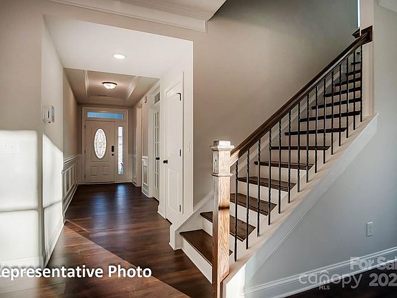 5th image of 117 S Dunlavin Way #58