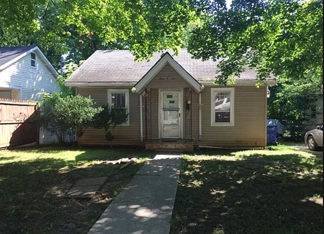 1st image of 306 W 11th Ave