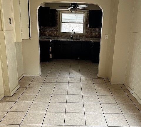 3rd image of 158 Roosevelt St NW