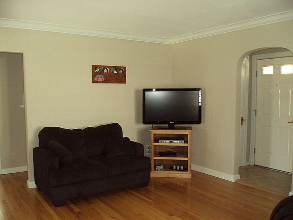 4th image of 3276 Vinton St