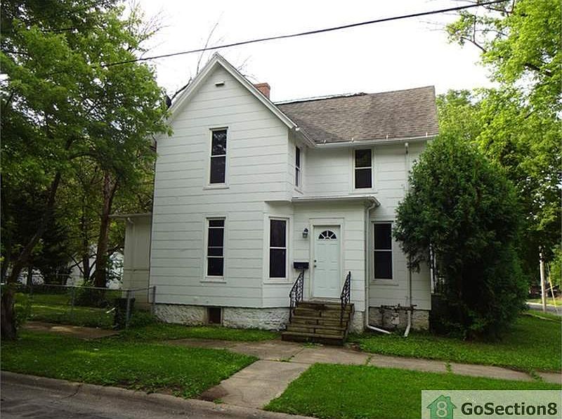 1st image of 820 Ashland Ave