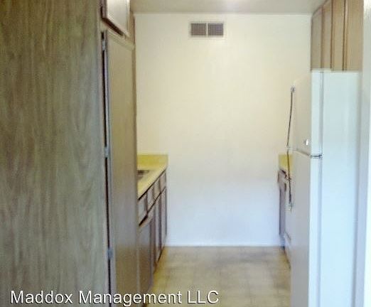4th image of 1813 Girard Blvd NE APT 1
