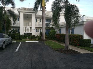 221 Palm River Blvd APT D102, Naples, FL 34110