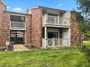 55 Meadow Rdg E, Columbia, IL 62236