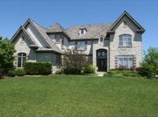 813 Wedgewood Ct, Lindenhurst, IL 60046