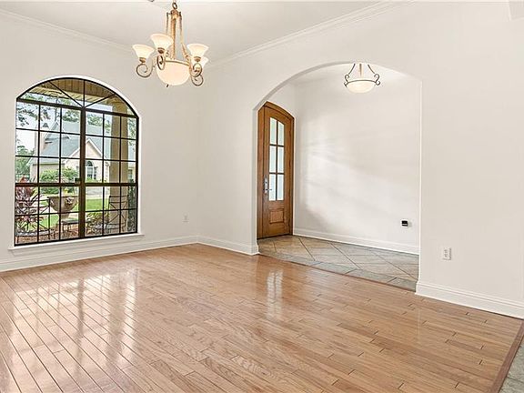 4th image of 116 Acadian Ln
