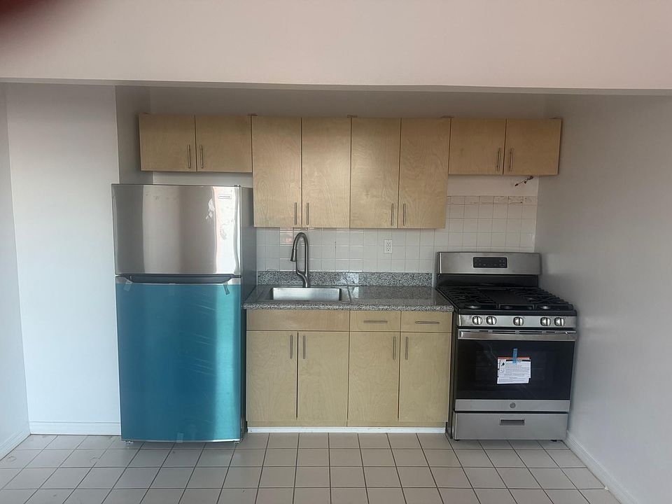 1st image of 110 Highland Ave #61
