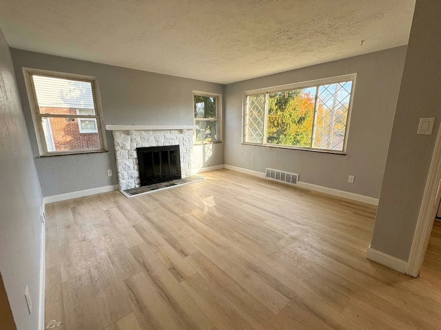 Renovated Home - Verona — Photo 2