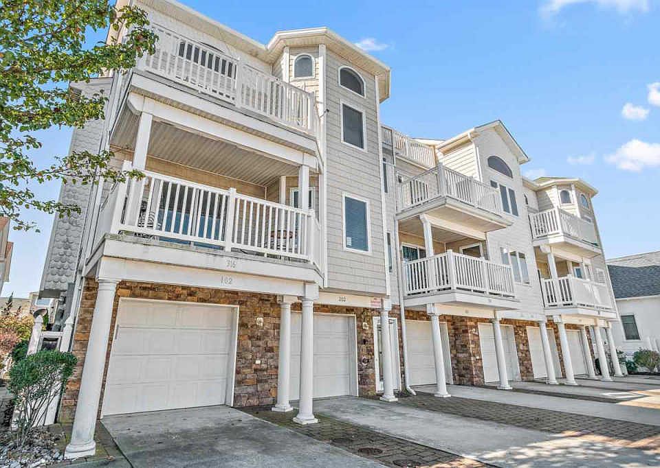 1st image of 316 E Juniper Ave #102
