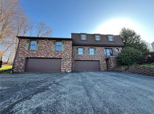 1223 Lakevue Dr, Butler, PA 16002