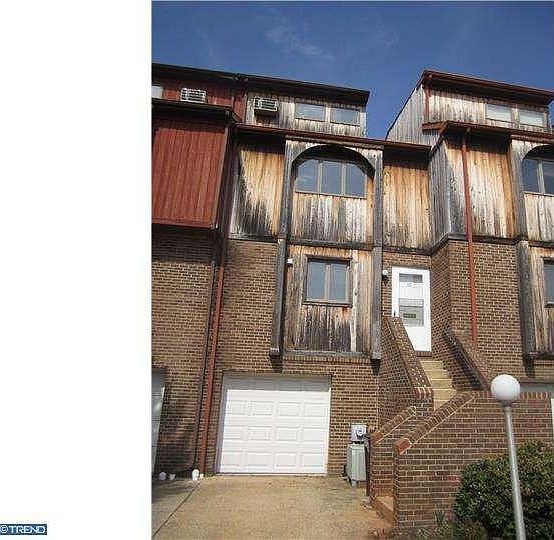 1st image of 13 Servan Ct