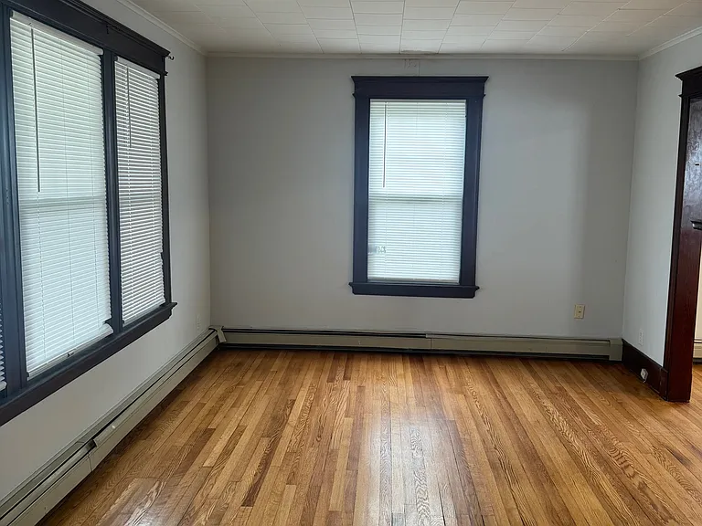 31 Ellsmere Ave — Photo 4