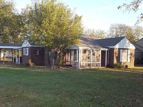 2nd image of 301 S Poplar St #House